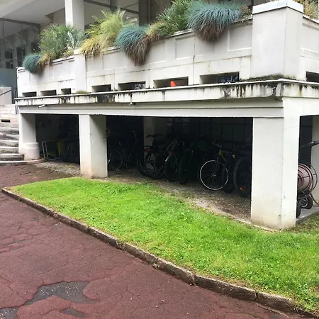 28m2 Avec Parking Et Piscine Centre