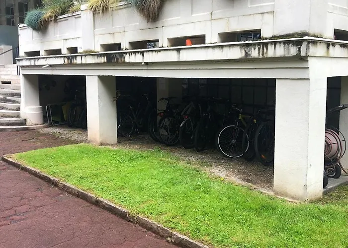 28m2 Avec Parking Et Piscine Centre