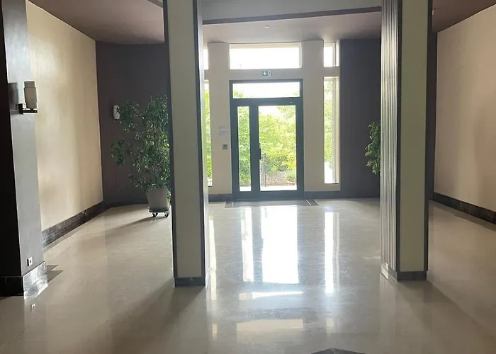 28m2 Avec Parking Et Piscine Centre *